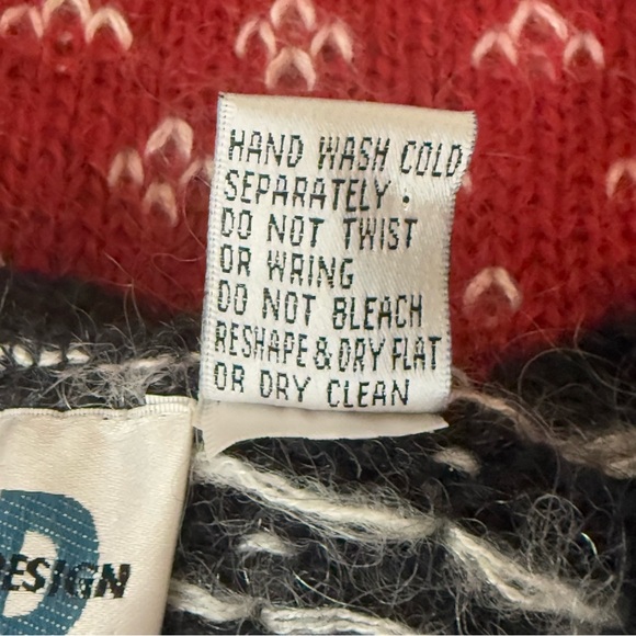 Vintage 1990’s Paul Harris Mohair Cardigan Sweater.
Size L - Picture 16 of 16